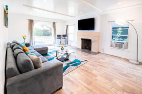 Large Spacious 3 Bedroom 3 Bathroom by Beverly Hills